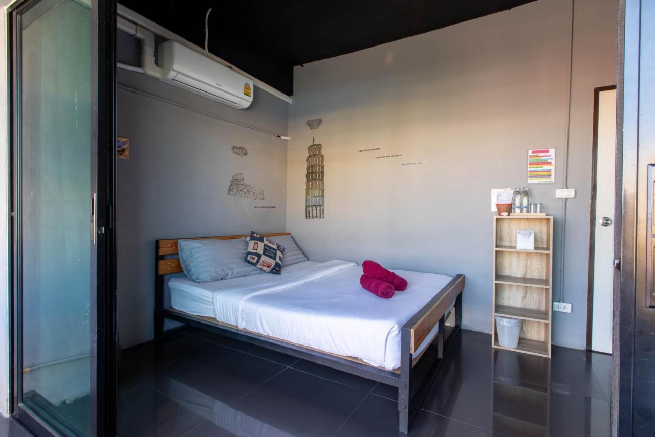 Auberge de jeunesse La Belle Nuit House à Chiang Mai Extérieur photo